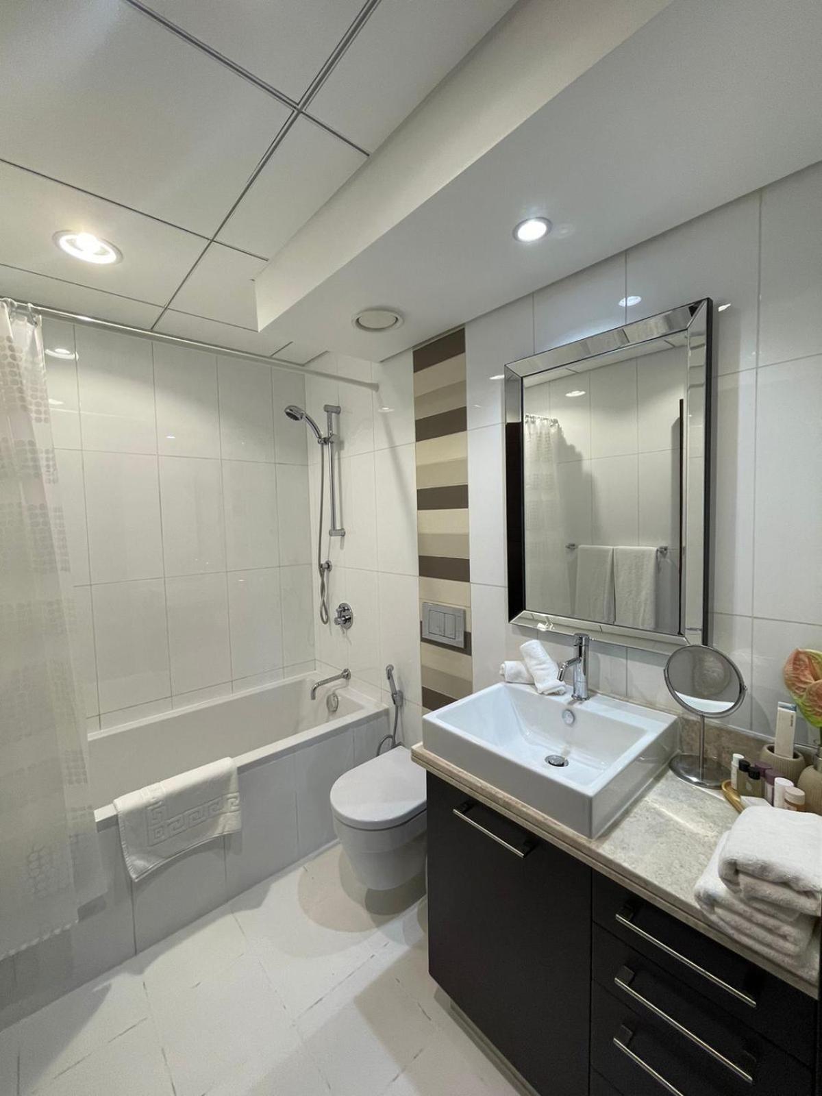 First Class 2Br With Burj Khalifa & Downtown View Dubái Exterior foto