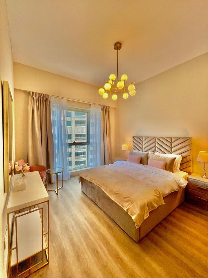 First Class 2Br With Burj Khalifa & Downtown View Dubái Exterior foto