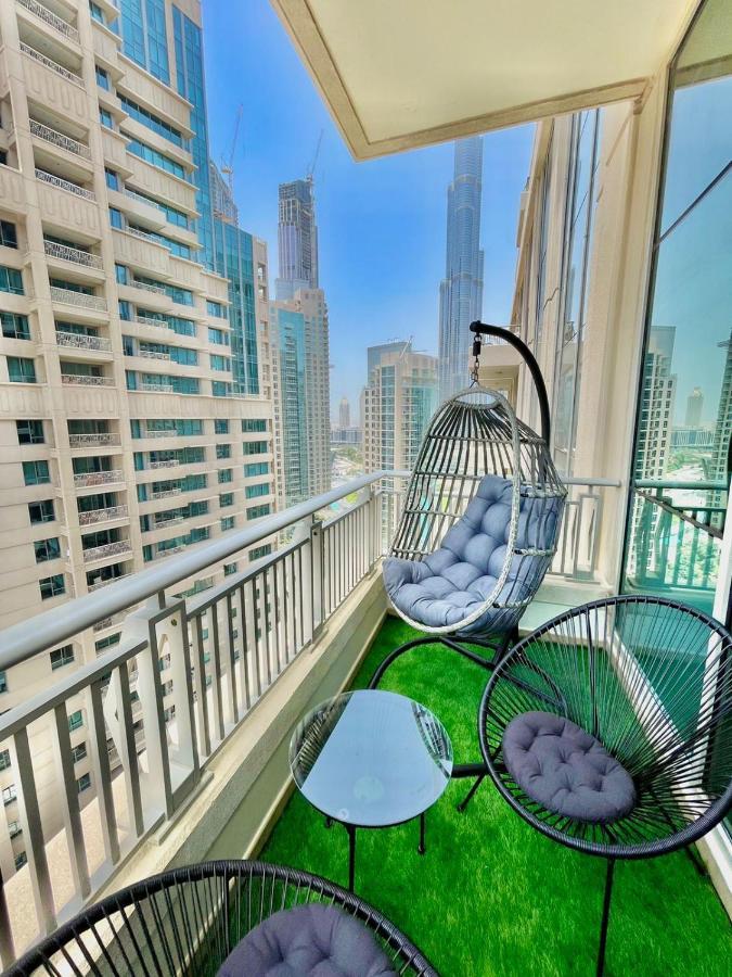 First Class 2Br With Burj Khalifa & Downtown View Dubái Exterior foto